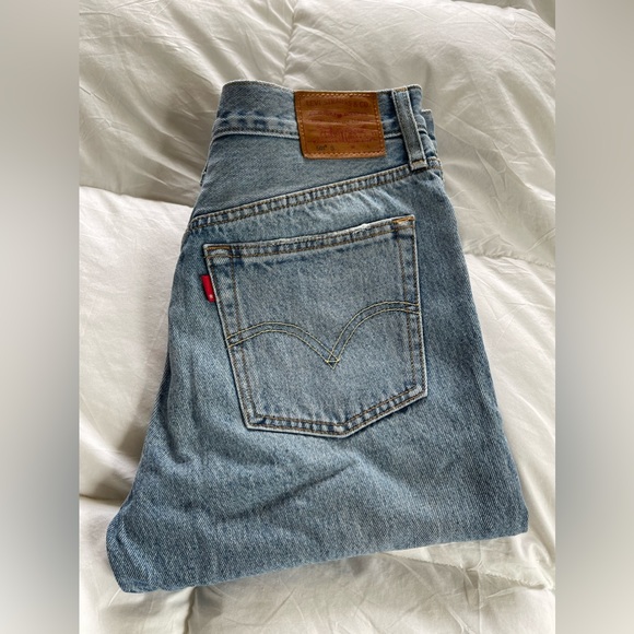 Levi’s Denim Jeans - Picture 2 of 3